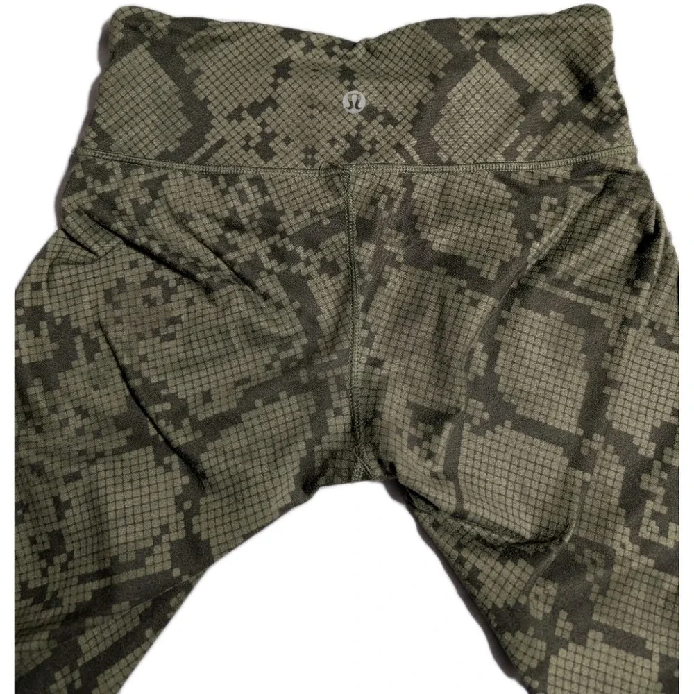Lululemon Snakeskin Leggings Womens 4 Green‎ Python Print Cropped Yoga Pants - Picture 6 of 8
